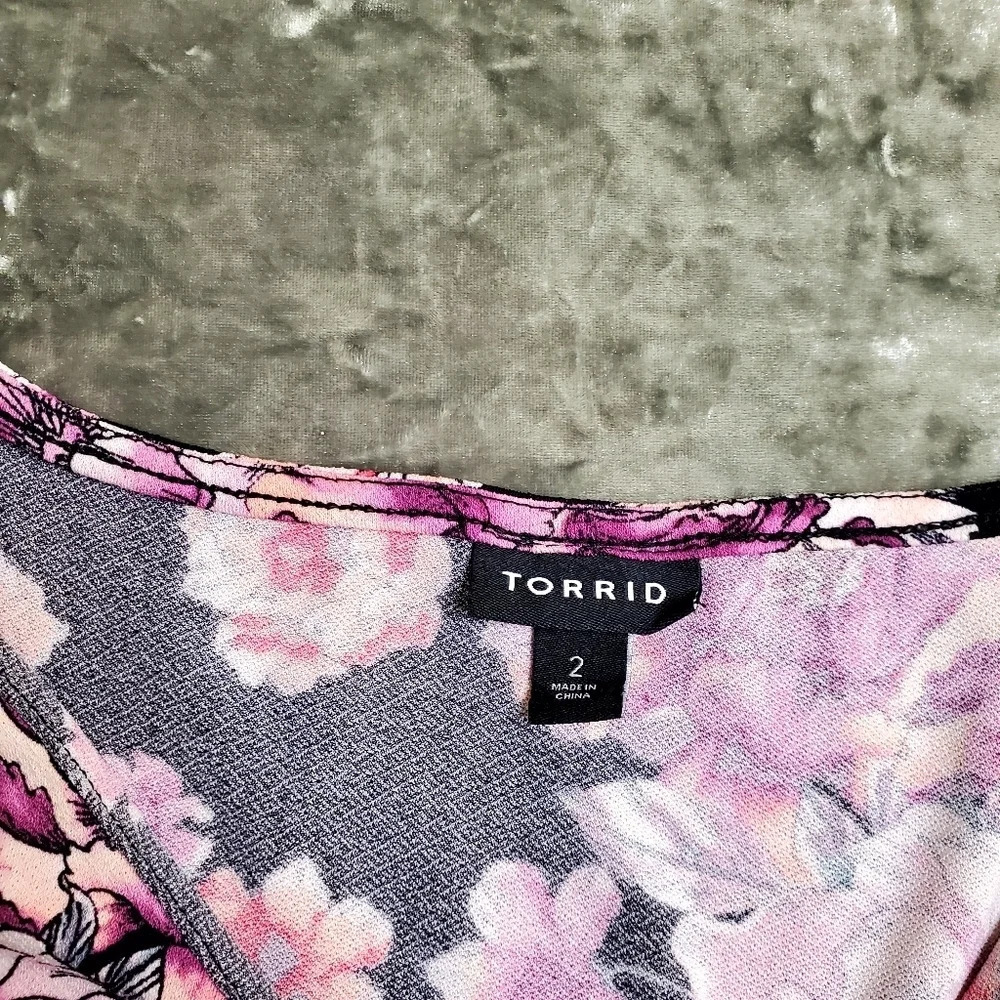 Torrid Purple/Black Floral Cold‎ Shoulder Wrap Dress - Picture 5 of 7